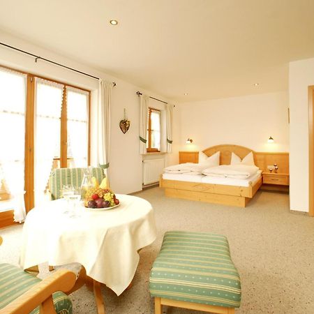 Krün Gaestehaus Bernhard מראה חיצוני תמונה